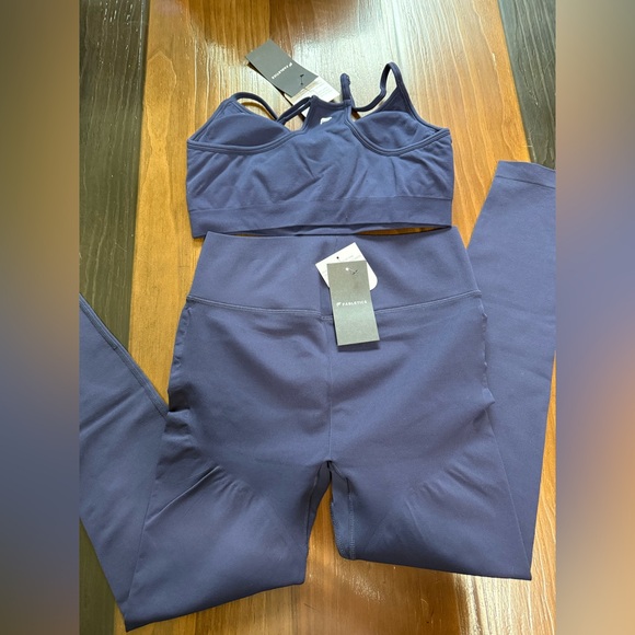 NWT Fabletics set - Picture 2 of 2